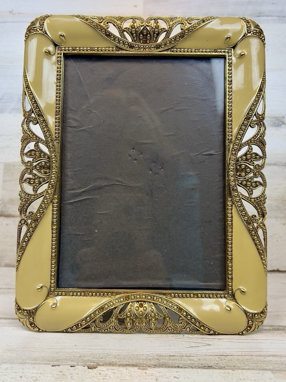 Vintage Gold Tone Ornate Picture Frame 9x7 Holds 4.5x6.5 Photo Tabletop Easel